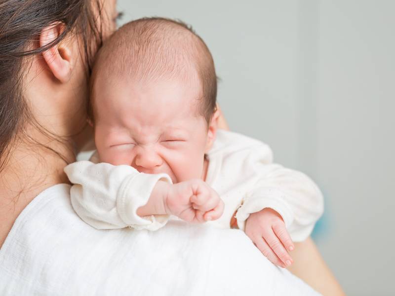 Schreeuwende baby met krampjes
