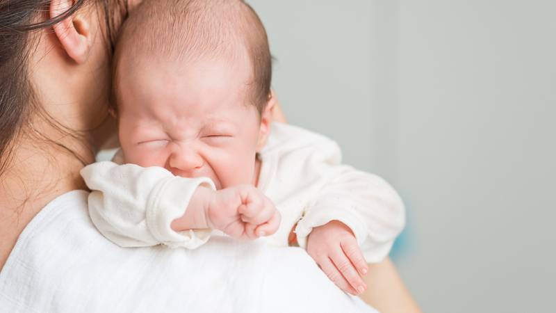 Schreeuwende baby met krampjes